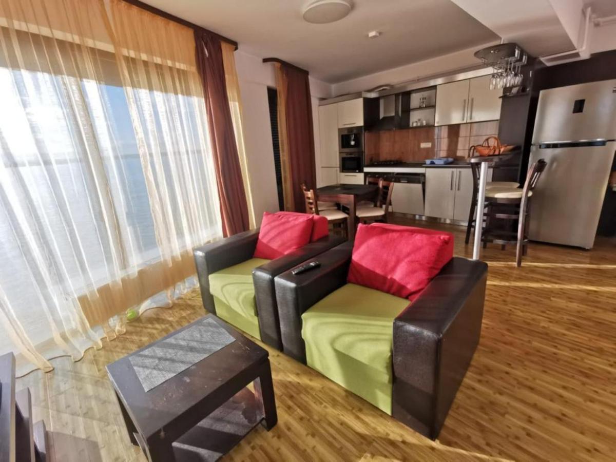 Tania Lake Apartments Mamaia Eksteriør billede